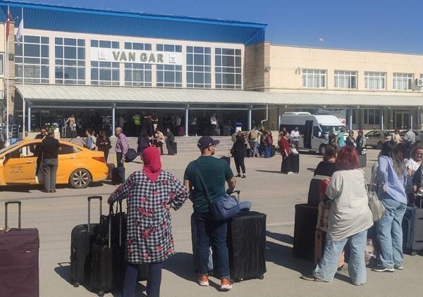 Bakan Uraloğlu: ‘Van-Tahran seferleri devam ediyor’