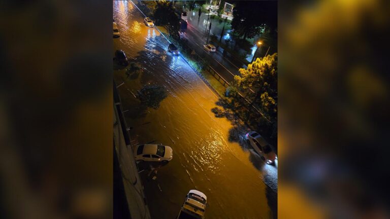 Ordu’da sağanak sonrası cadde ve sokaklar göle döndü
