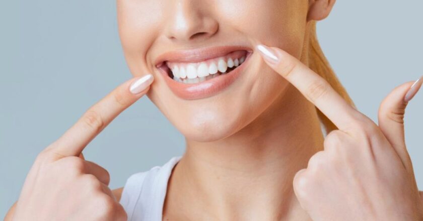 Gülüş Tasarımı ve Diş Beyazlatma ile Estetik Bir Gülümsemeye Sahip Olun