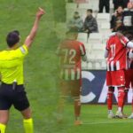 Sivasspor-Boluspor karşılaşmasında şaşırtan kırmızı kart! İzleyiciler anlamakta zorlandı.